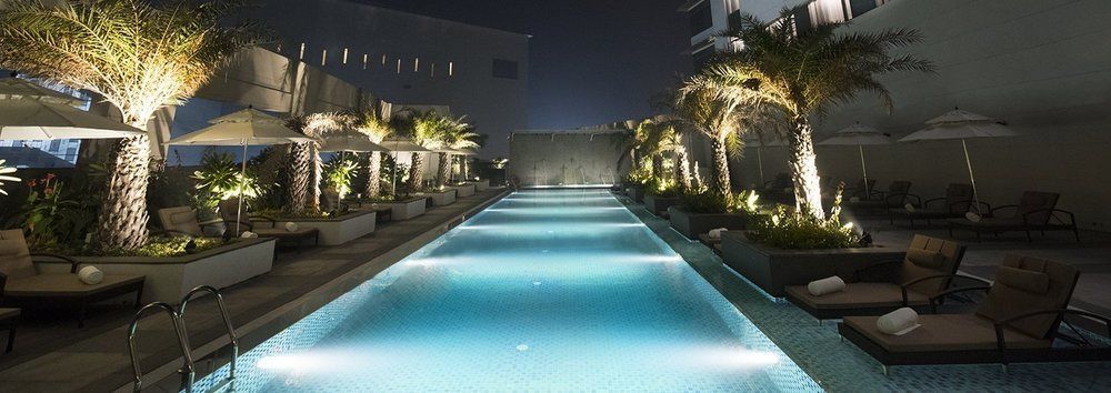 Taj Swarna, Amritsar Hotel Exterior foto The pool at the hotel