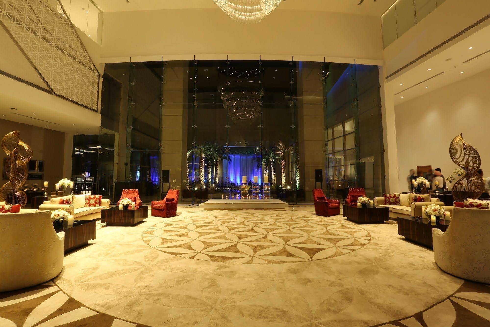 Taj Swarna, Amritsar Hotel Exterior foto The lobby of the hotel