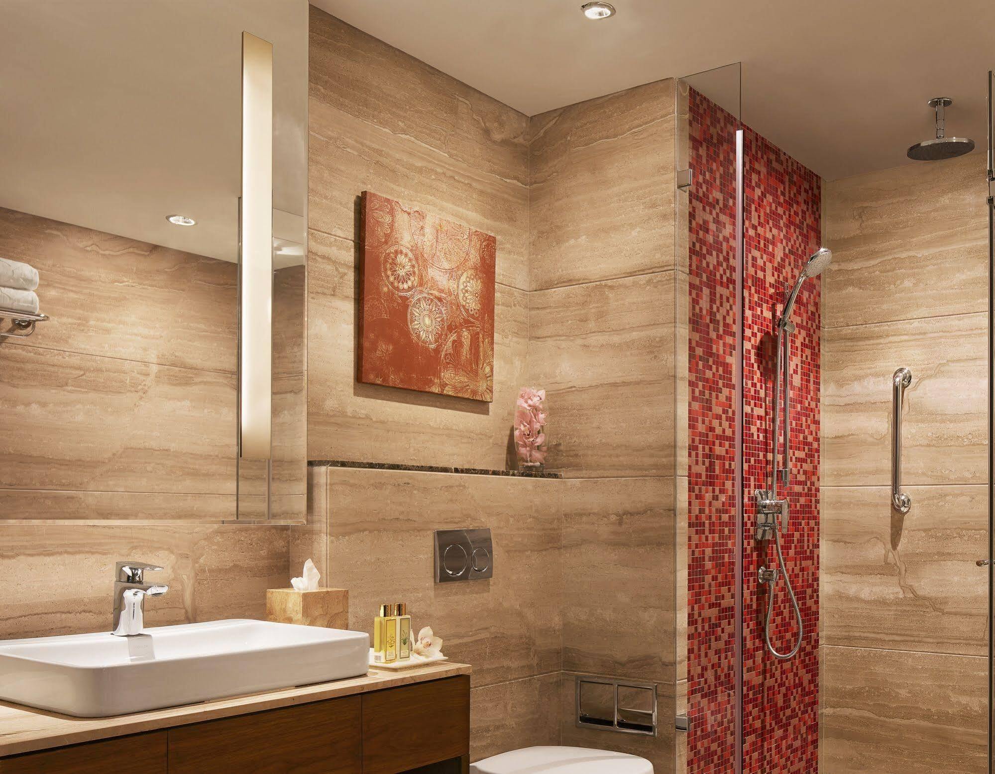 Taj Swarna, Amritsar Hotel Exterior foto Bathroom